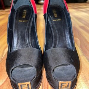 Woman’s Shoes (sandal)